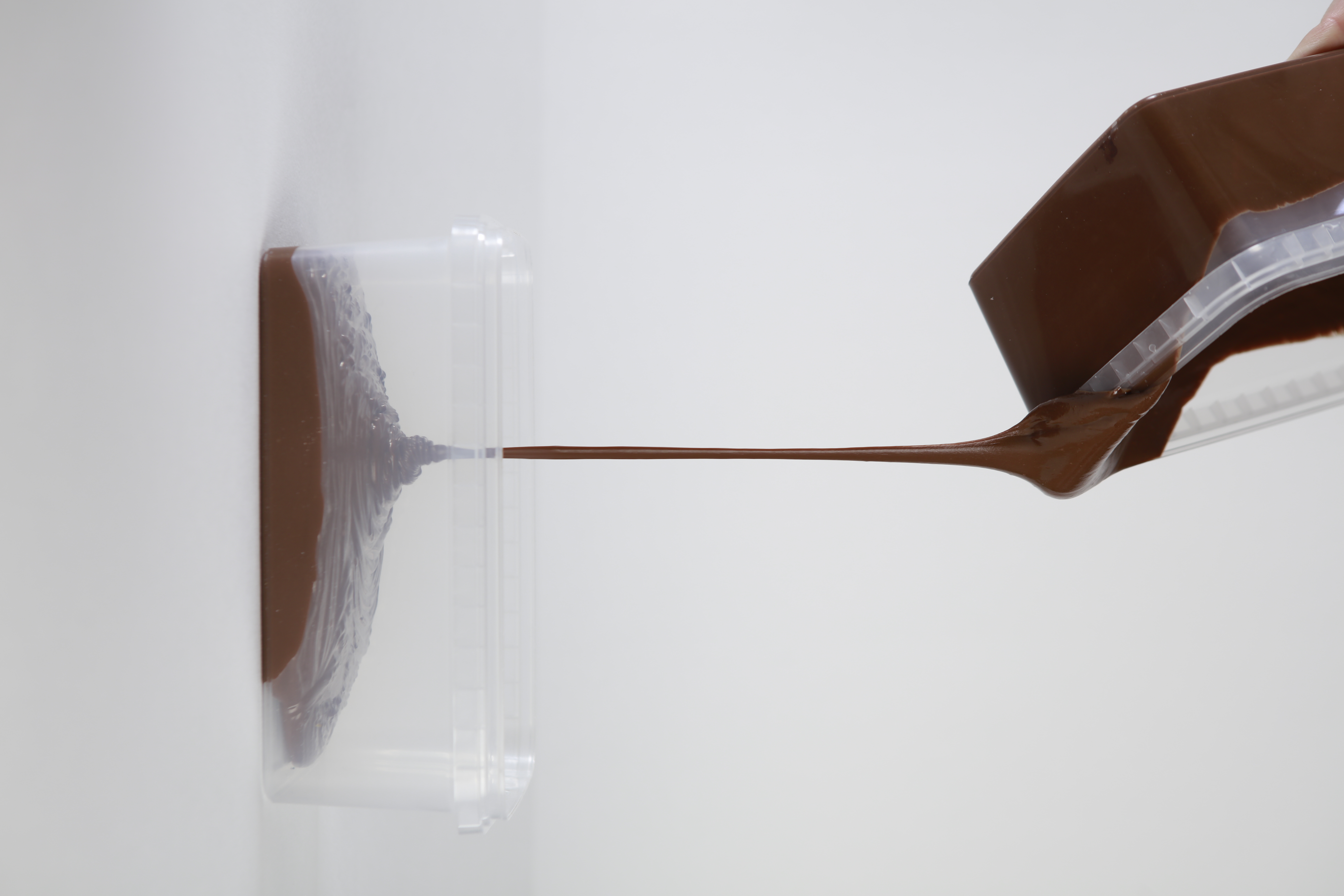 <<ԿԱՐՆԱ ԼԵ ՎԱԼԵ>> Շոկոլադե միջուկ պնդուկով (1300գ)